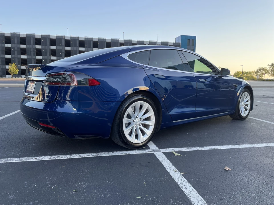 2017 Tesla Model S - Image 10 of 31