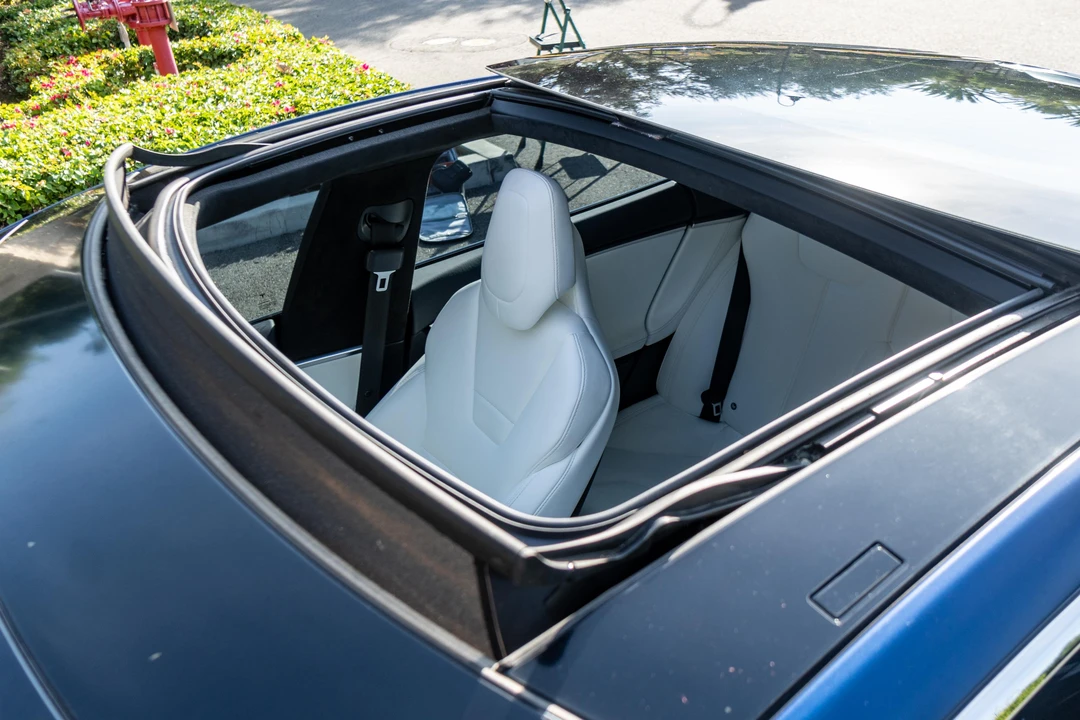 2017 Tesla Model S - Image 24 of 31