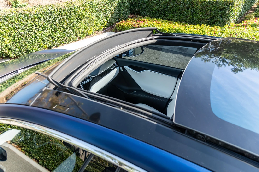 2017 Tesla Model S - Image 25 of 31