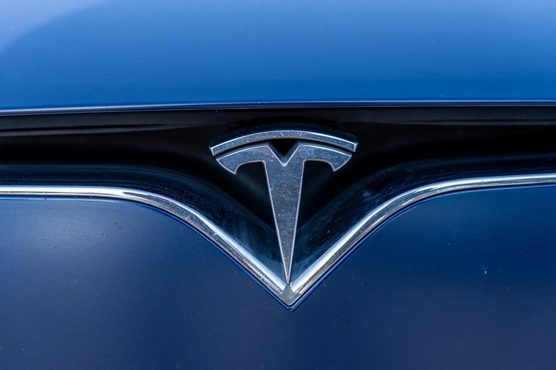 2017 Tesla Model S - Image 16 of 31