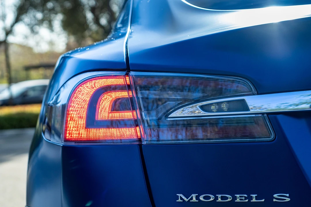 2017 Tesla Model S - Image 30 of 31