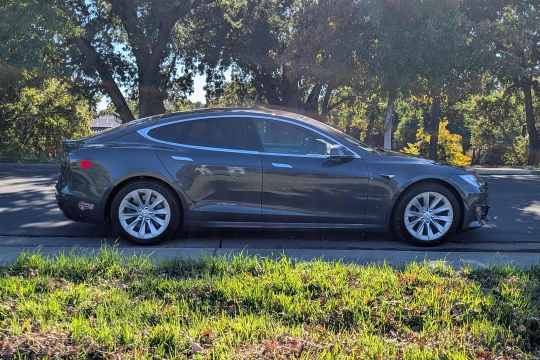 2017 Tesla Model S - Image 3 of 31
