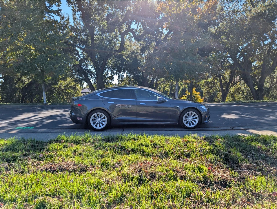 2017 Tesla Model S - Image 12 of 31
