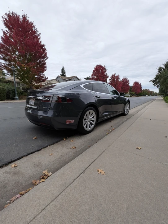 2017 Tesla Model S - Image 18 of 31
