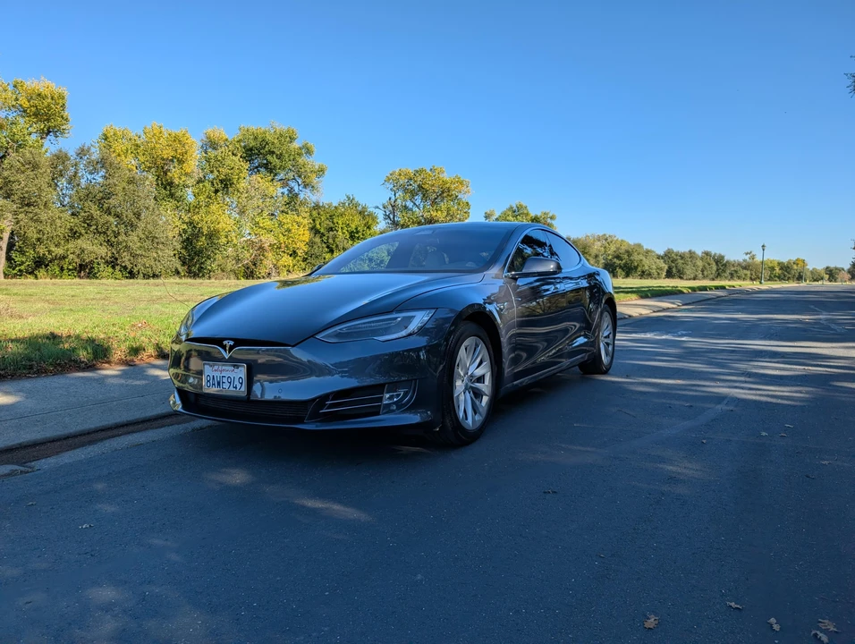 2017 Tesla Model S - Image 7 of 31