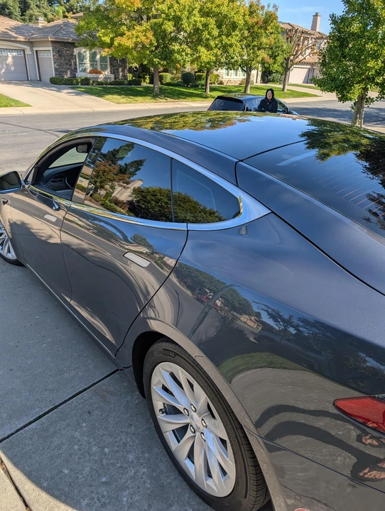 2017 Tesla Model S - Image 29 of 31