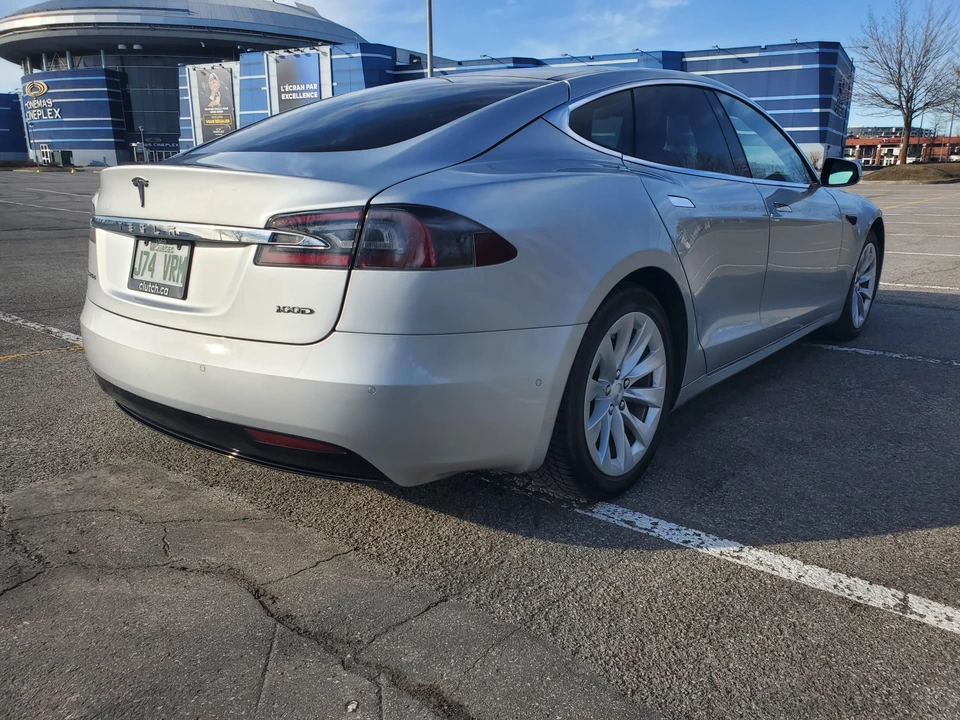 2017 Tesla Model S - Image 24 of 31