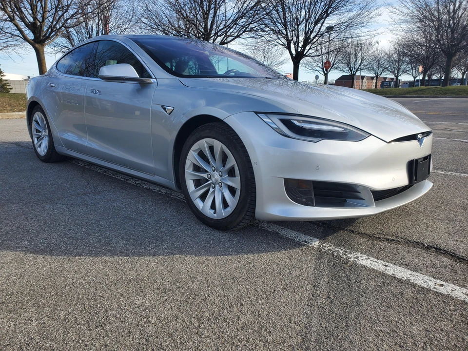 2017 Tesla Model S - Image 27 of 31