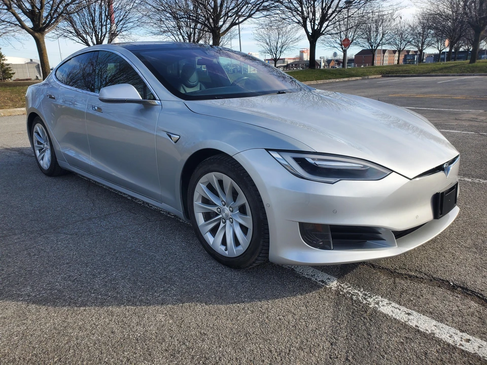 2017 Tesla Model S - Image 28 of 31