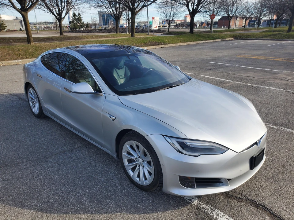 2017 Tesla Model S - Image 29 of 31