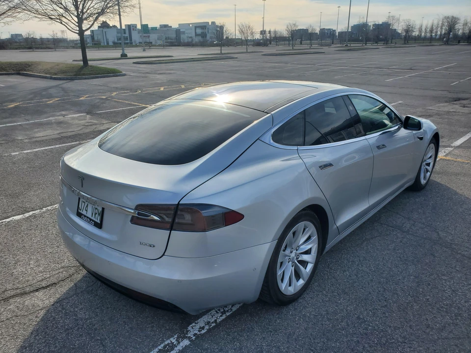 2017 Tesla Model S - Image 22 of 31