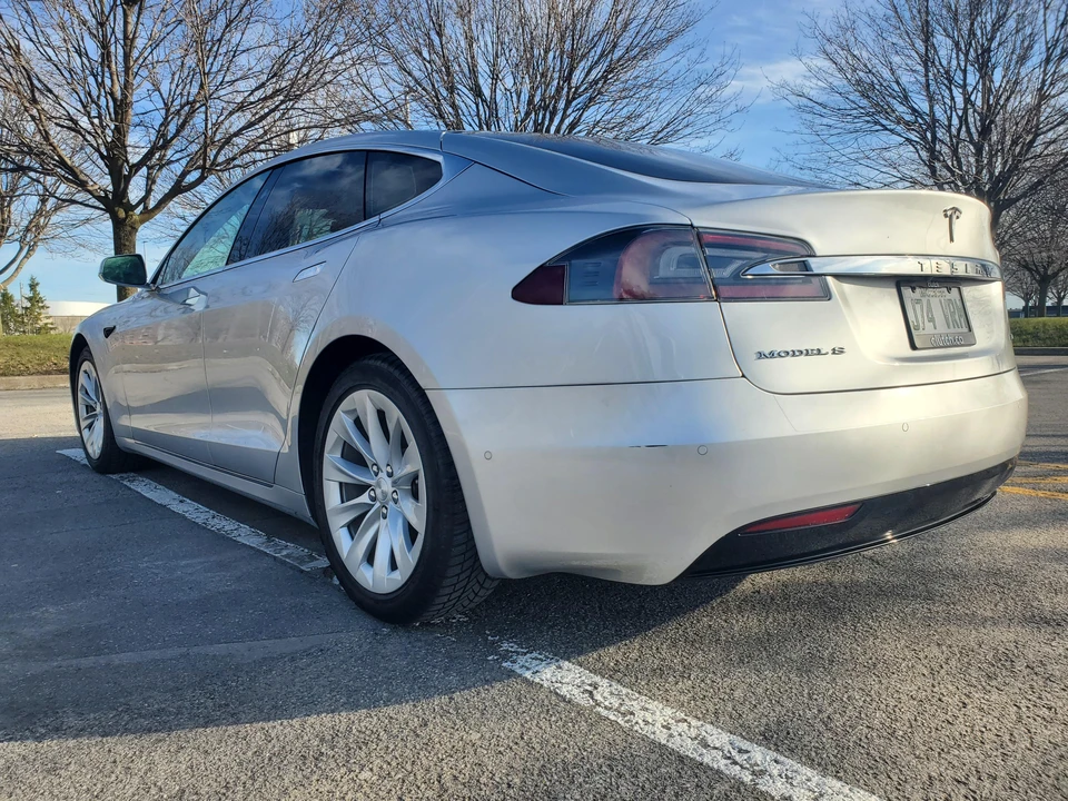 2017 Tesla Model S - Image 14 of 31