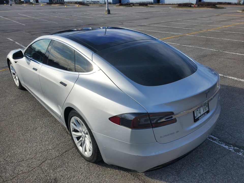 2017 Tesla Model S - Image 16 of 31