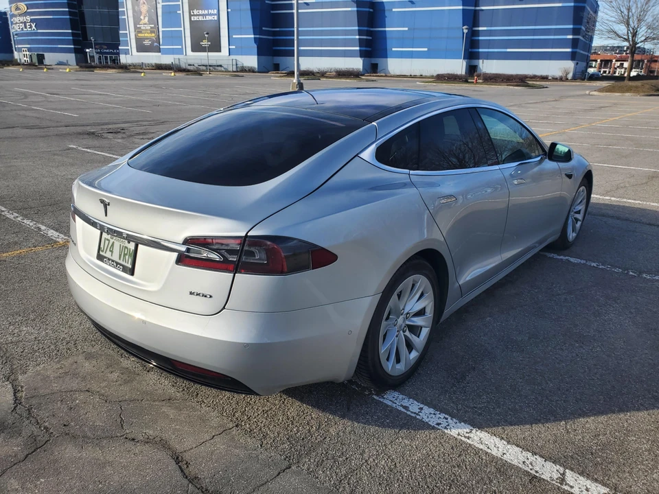 2017 Tesla Model S - Image 25 of 31