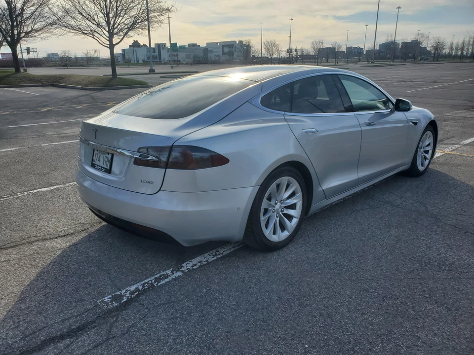 2017 Tesla Model S - Image 23 of 31