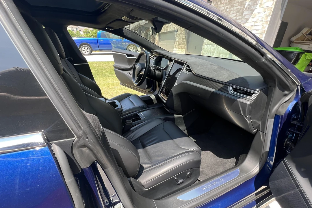 2017 Tesla Model S - Image 29 of 31