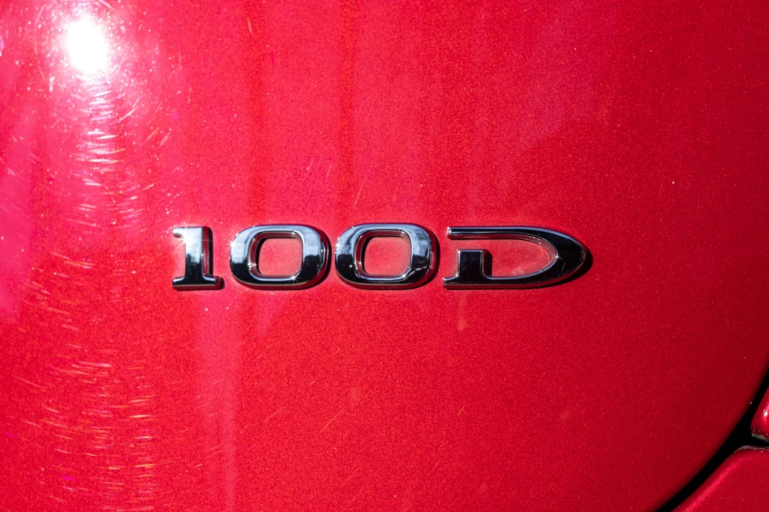 2017 Tesla Model S - Image 27 of 31