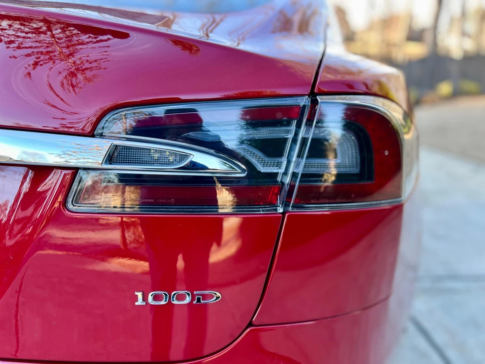 2017 Tesla Model S - Image 26 of 31