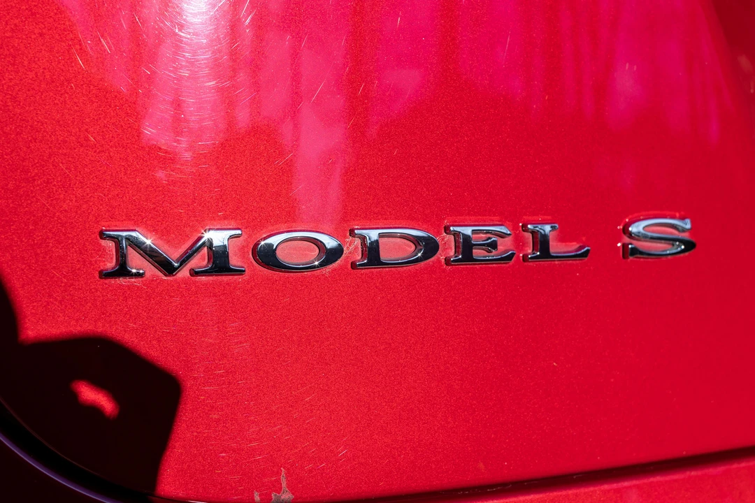 2017 Tesla Model S - Image 25 of 31