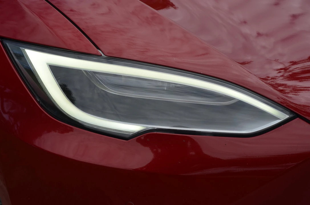 2017 Tesla Model S - Image 14 of 21