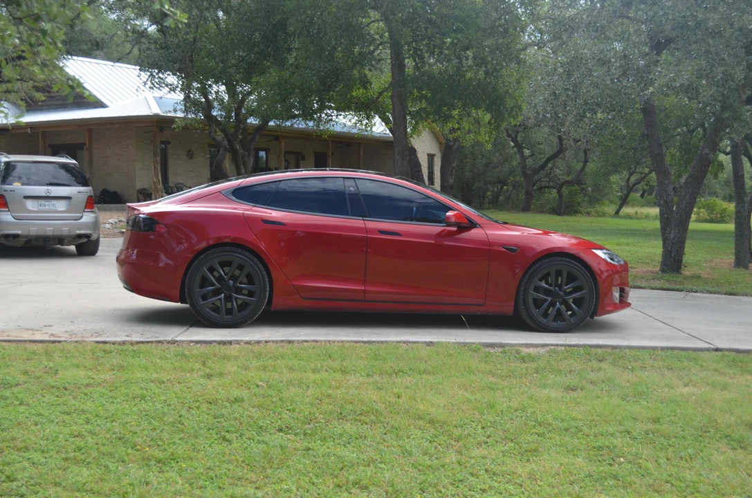 2017 Tesla Model S - Image 11 of 21