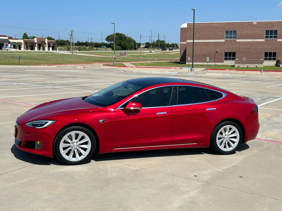 2017 Tesla Model S - Image 13 of 31