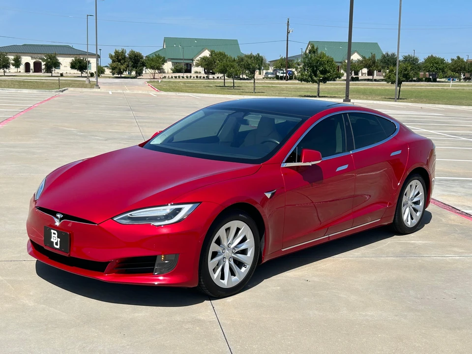 2017 Tesla Model S - Image 8 of 31
