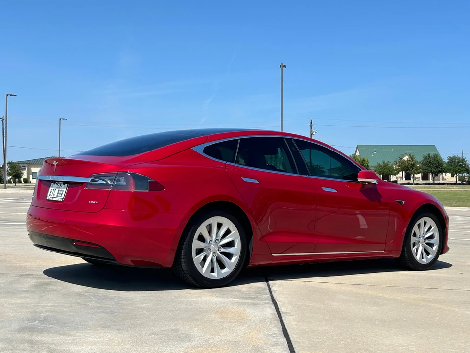 2017 Tesla Model S - Image 24 of 31