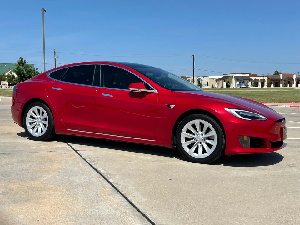2017 Tesla Model S - Image 29 of 31