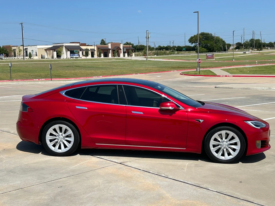 2017 Tesla Model S - Image 27 of 31