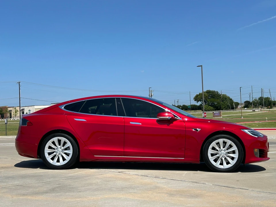 2017 Tesla Model S - Image 26 of 31