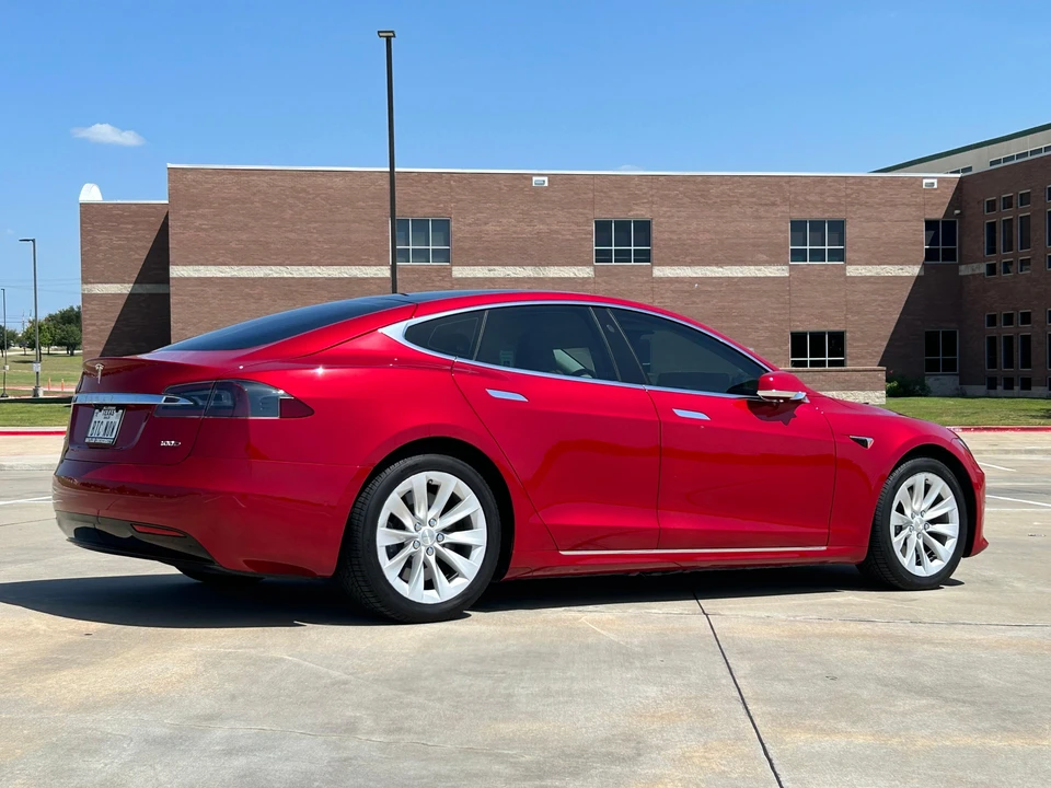 2017 Tesla Model S - Image 25 of 31