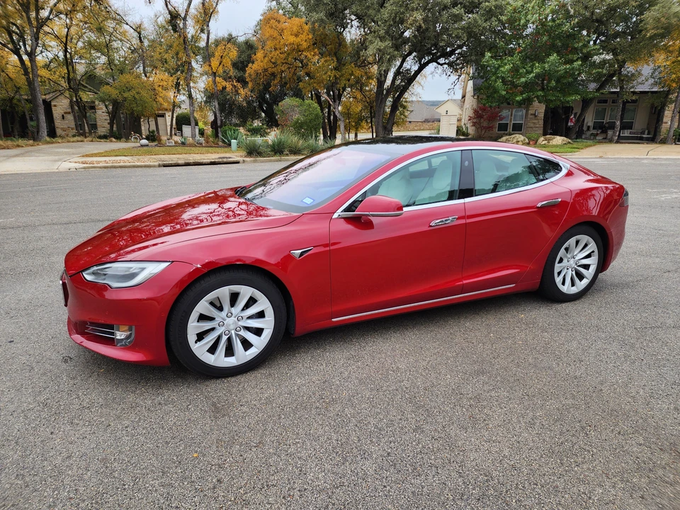 2017 Tesla Model S - Image 10 of 31
