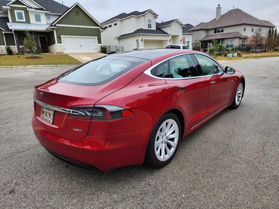 2017 Tesla Model S - Image 21 of 31