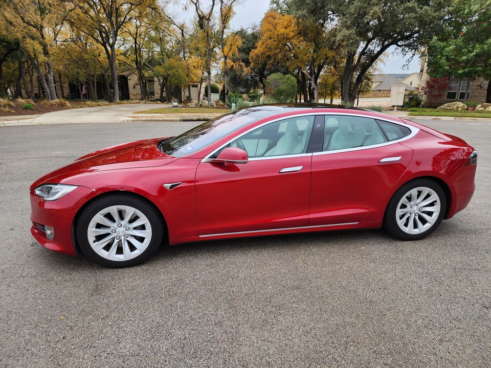 2017 Tesla Model S - Image 11 of 31