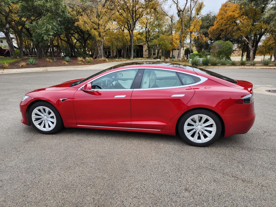 2017 Tesla Model S - Image 12 of 31