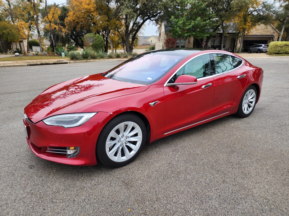 2017 Tesla Model S - Image 9 of 31
