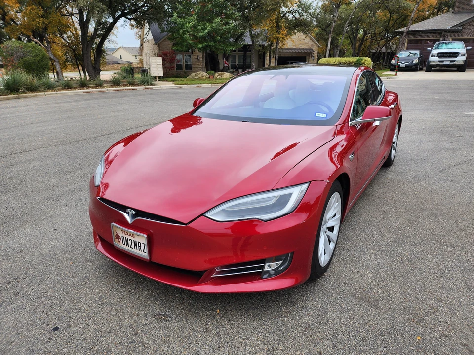2017 Tesla Model S - Image 7 of 31