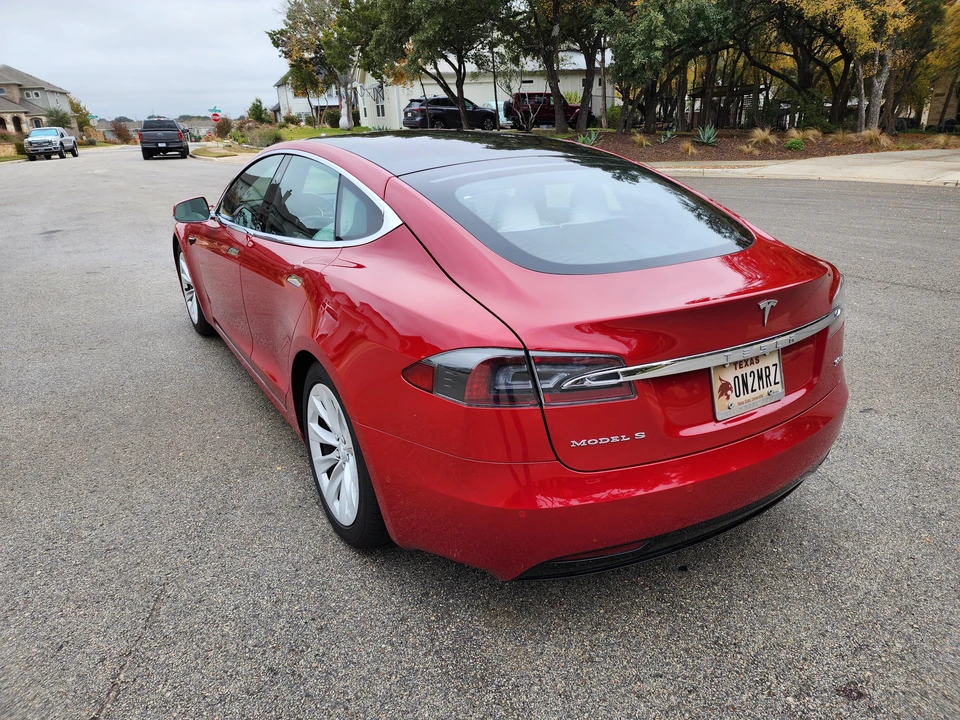 2017 Tesla Model S - Image 16 of 31