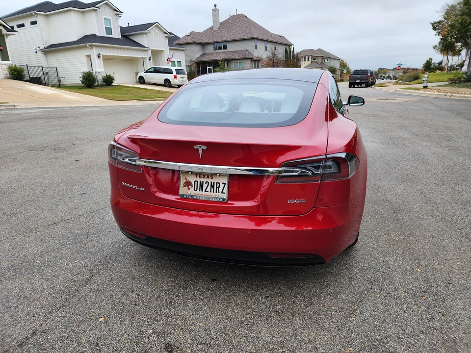 2017 Tesla Model S - Image 19 of 31
