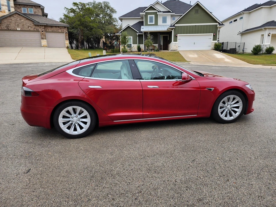 2017 Tesla Model S - Image 23 of 31