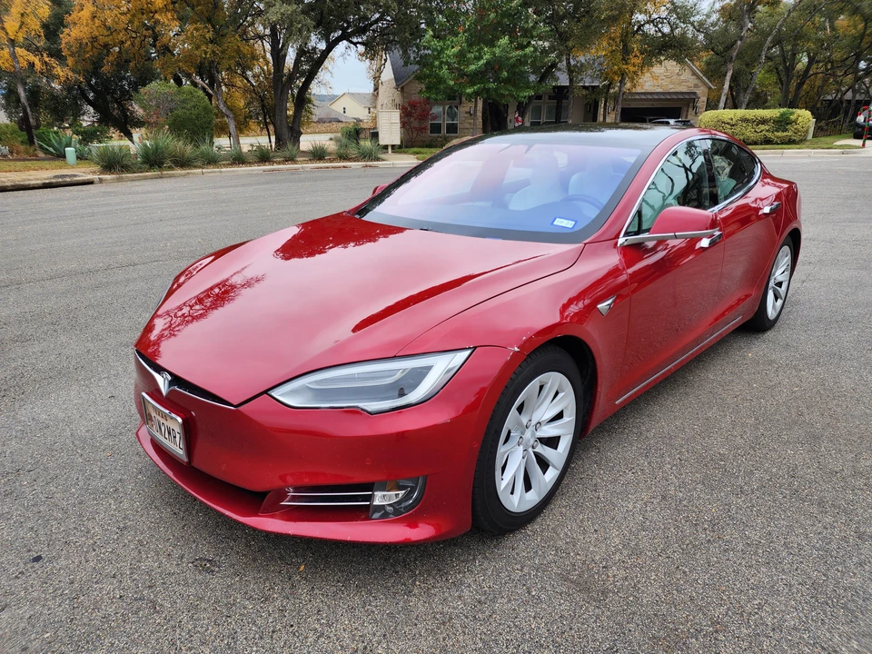 2017 Tesla Model S - Image 8 of 31