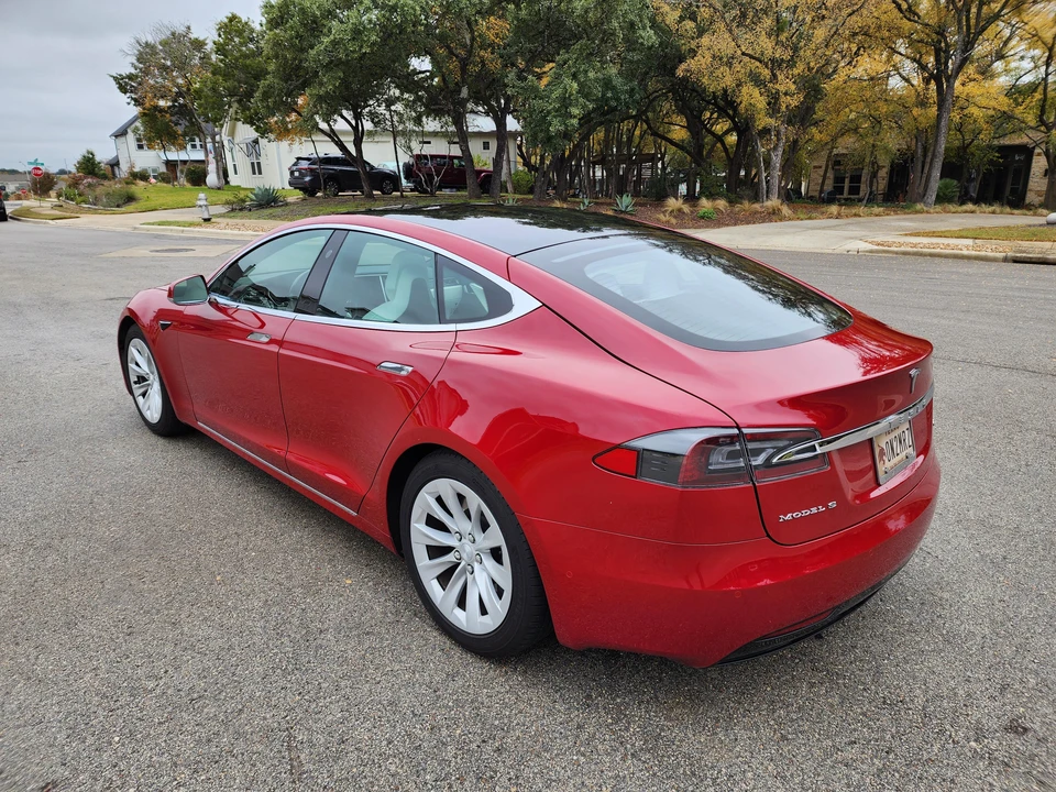 2017 Tesla Model S - Image 15 of 31