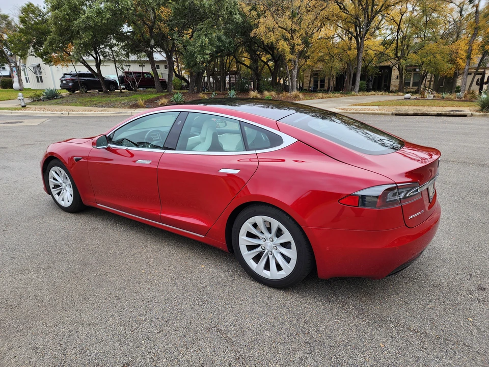 2017 Tesla Model S - Image 14 of 31