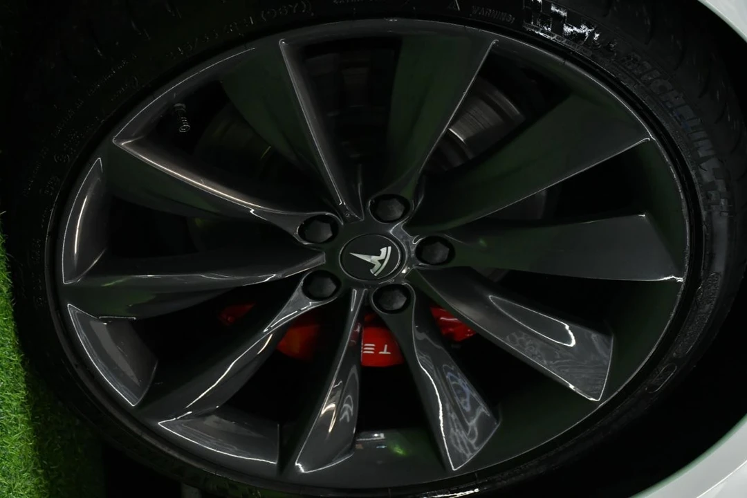 2017 Tesla Model S - Image 9 of 21