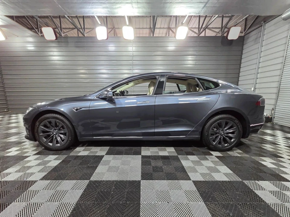 2017 Tesla Model S - Image 8 of 12