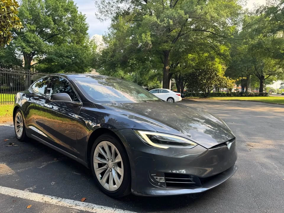 2017 Tesla Model S - Image 10 of 18