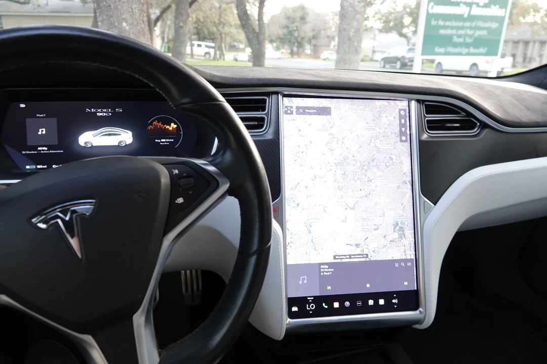 2017 Tesla Model S - Image 10 of 16