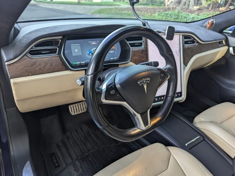2017 Tesla Model S - Image 10 of 17