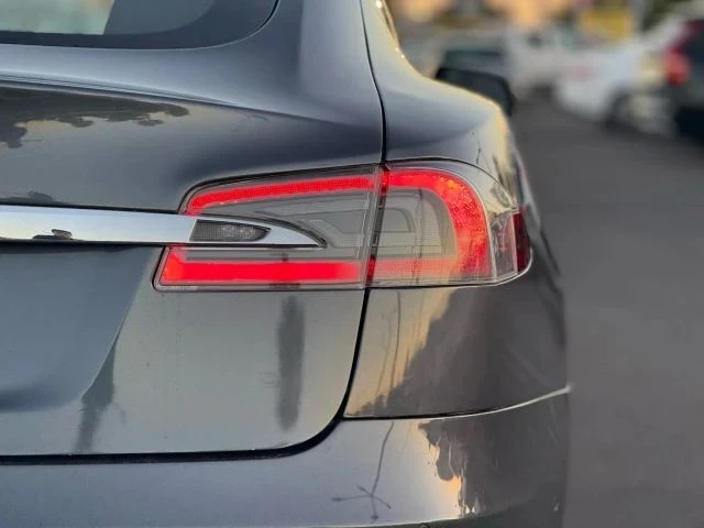 2017 Tesla Model S - Image 9 of 21